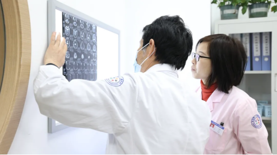 名医助力·儿童康复】西安交通大学第二附属医院陈玺教授莅临我院联合会诊