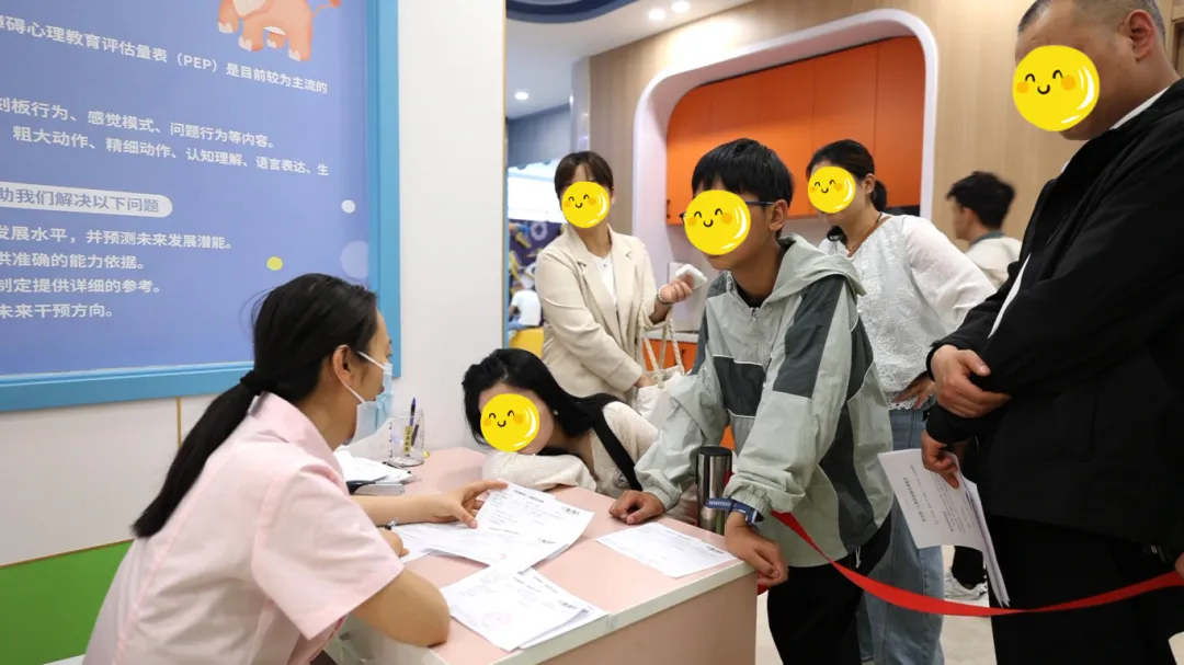 中国康复研究中心曹丽辉教授会诊火热进行中，直击儿童发育难题，暑期余额不足，抓紧时间看诊